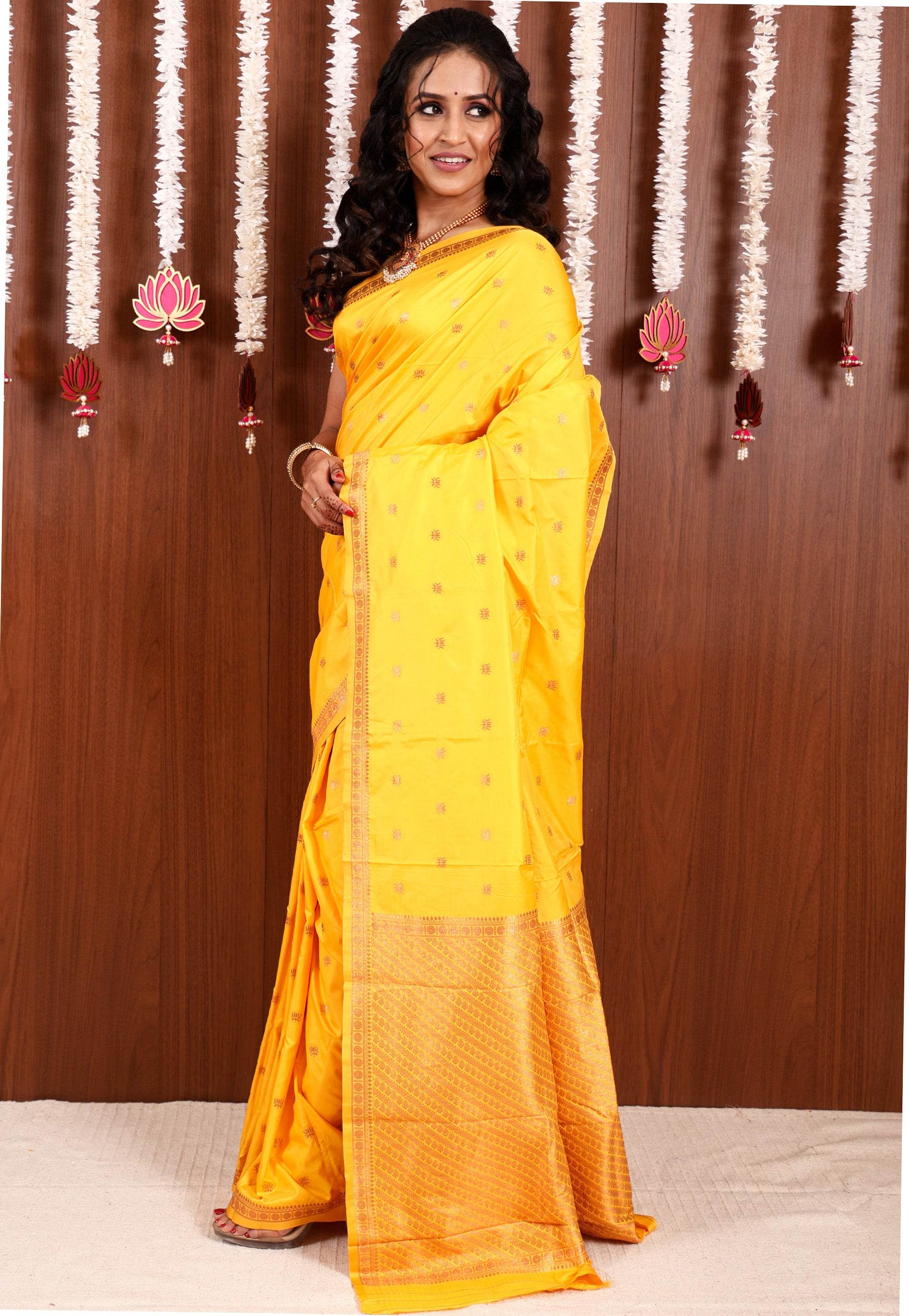 Yellow Kanjivaram Silk Saree With Blouse Piece - Adi Akshoy & Co.