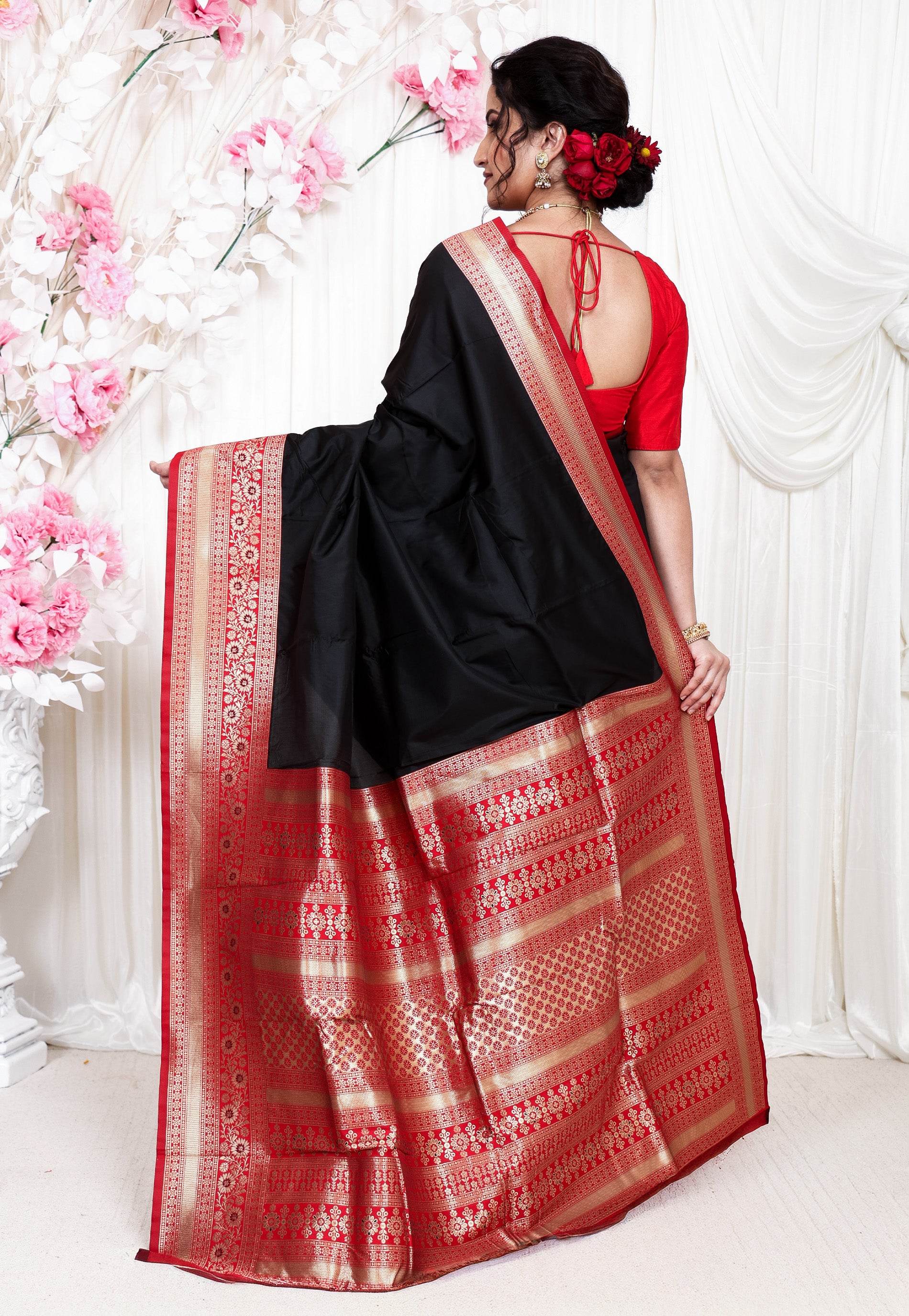 Black with Red Border Kanjivaram Silk Saree With Blouse Piece - Adi Akshoy & Co.