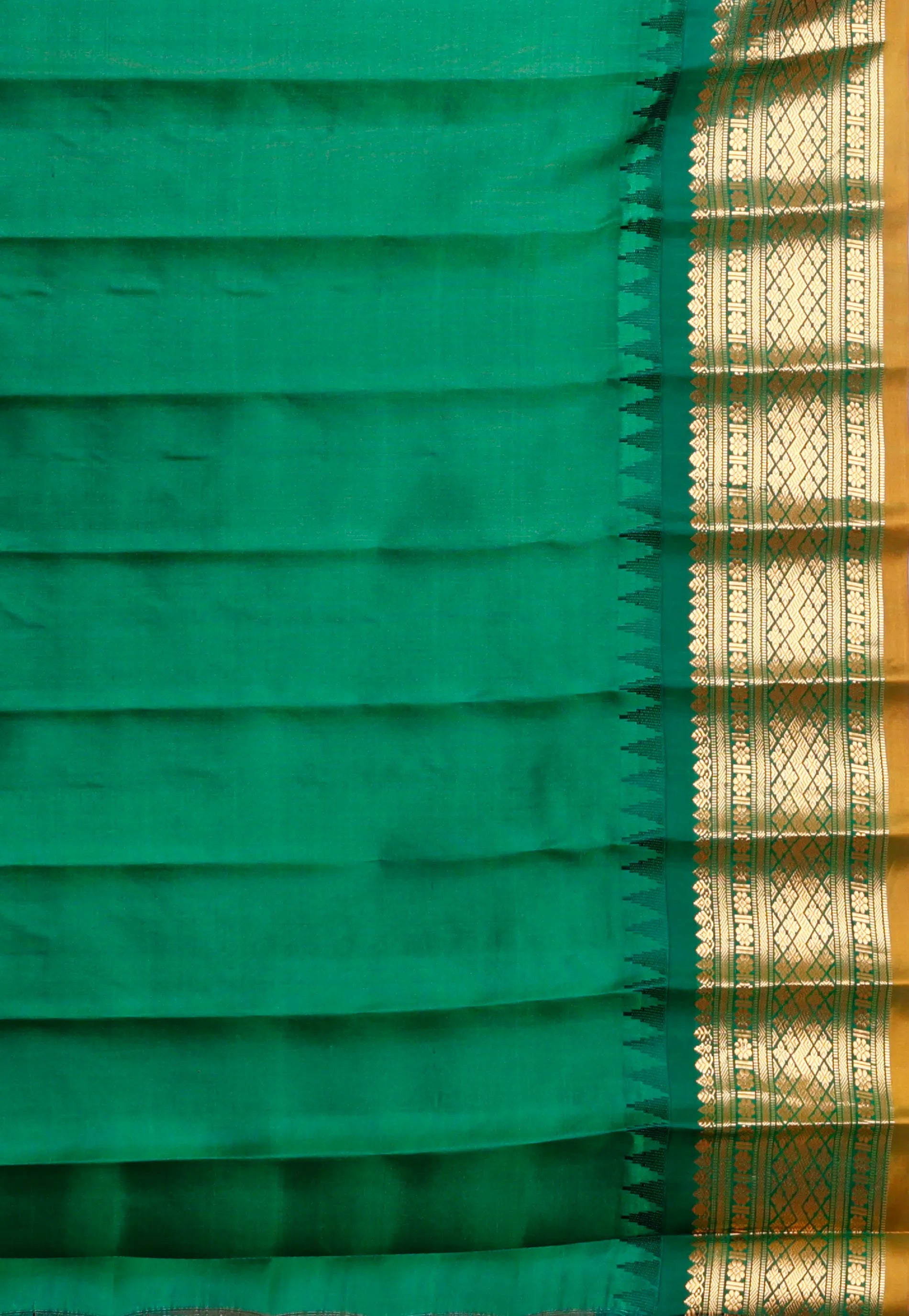 Red with Green Border Gadwal Pure Silk Saree With Blouse Piece