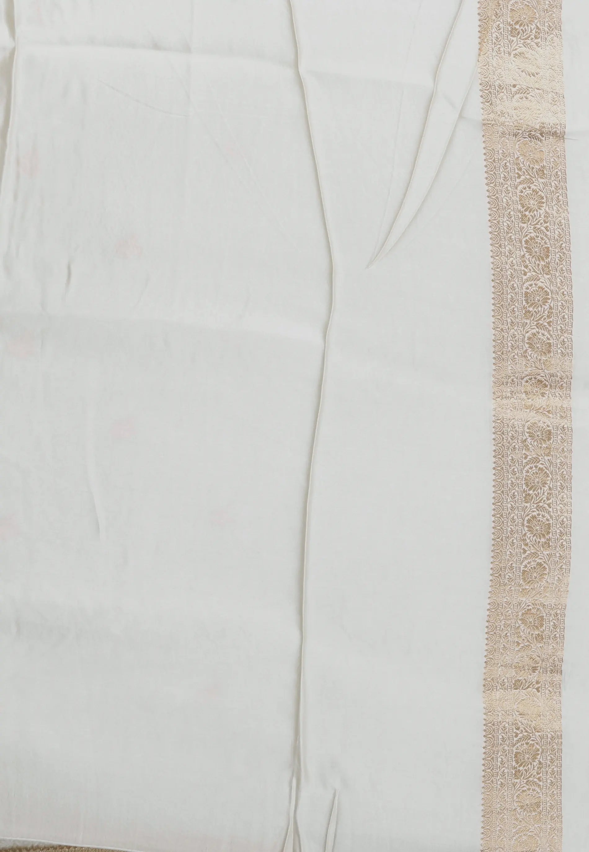 White Mashru Silk Saree with blouse Piece