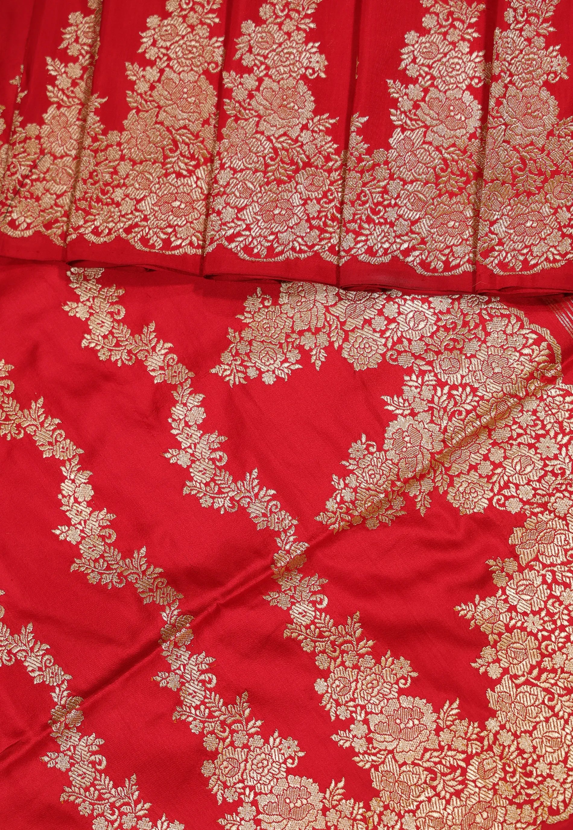 Red Pure Exclusive Kadwa Katan Silk Saree with Blouse Piece - Adi Akshoy & Co.