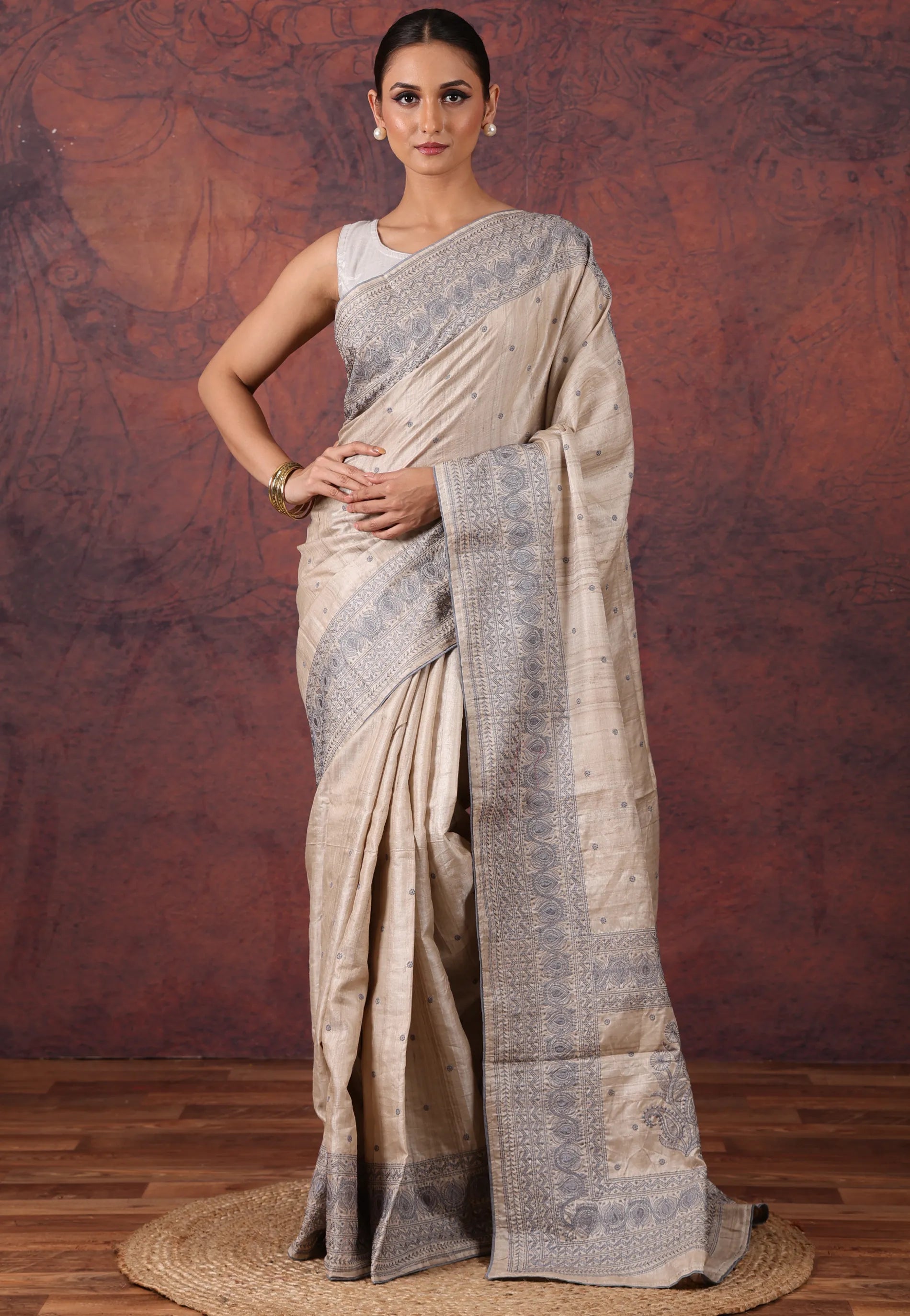 Ivory Pure Tussar Kantha Silk Saree With Blouse Piece - Adi Akshoy & Co.