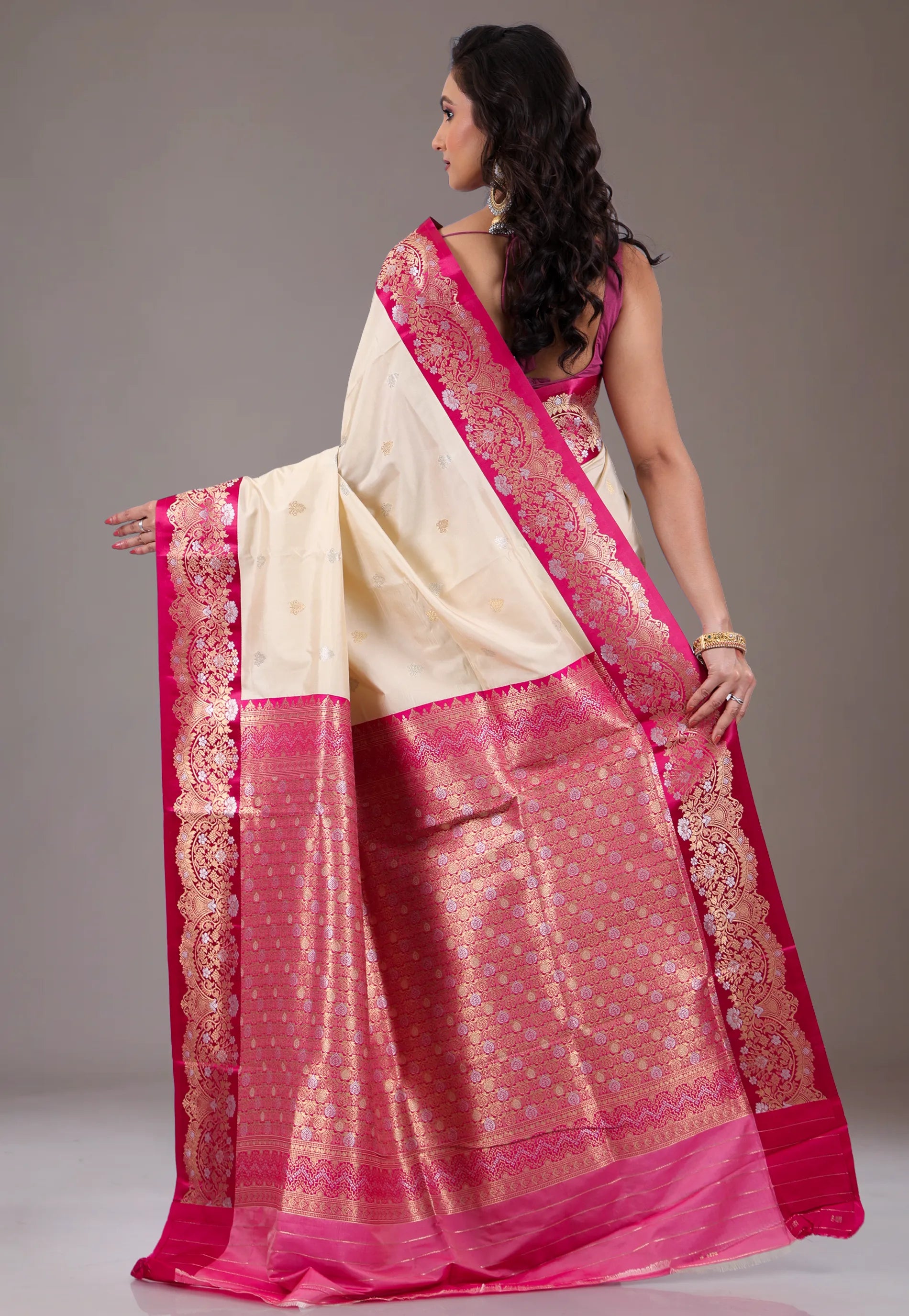 Beige with Rani Border Kanjivaram Silk Saree With Blouse Piece - Adi Akshoy & Co.