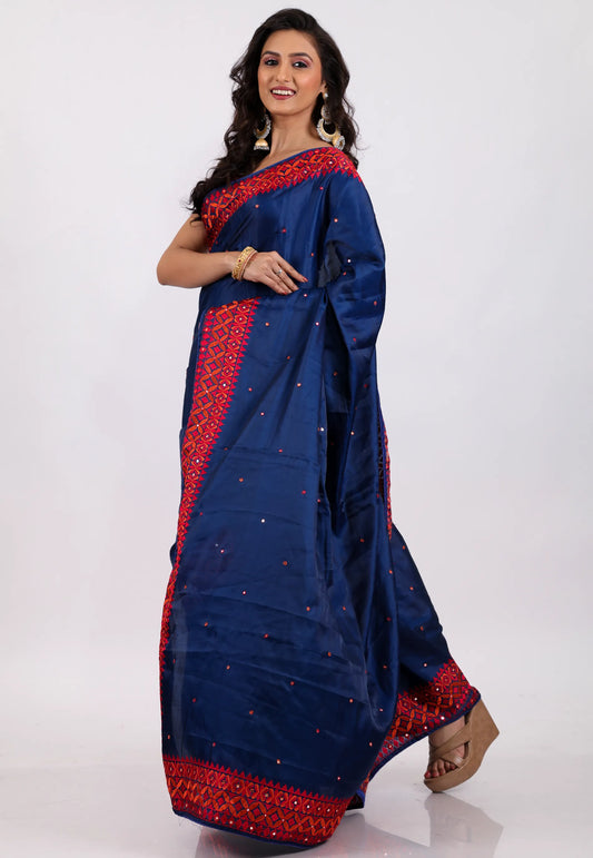 Midnight Blue Handwoven Kantha Silk Saree With Blouse Piece - Adi Akshoy & Co.