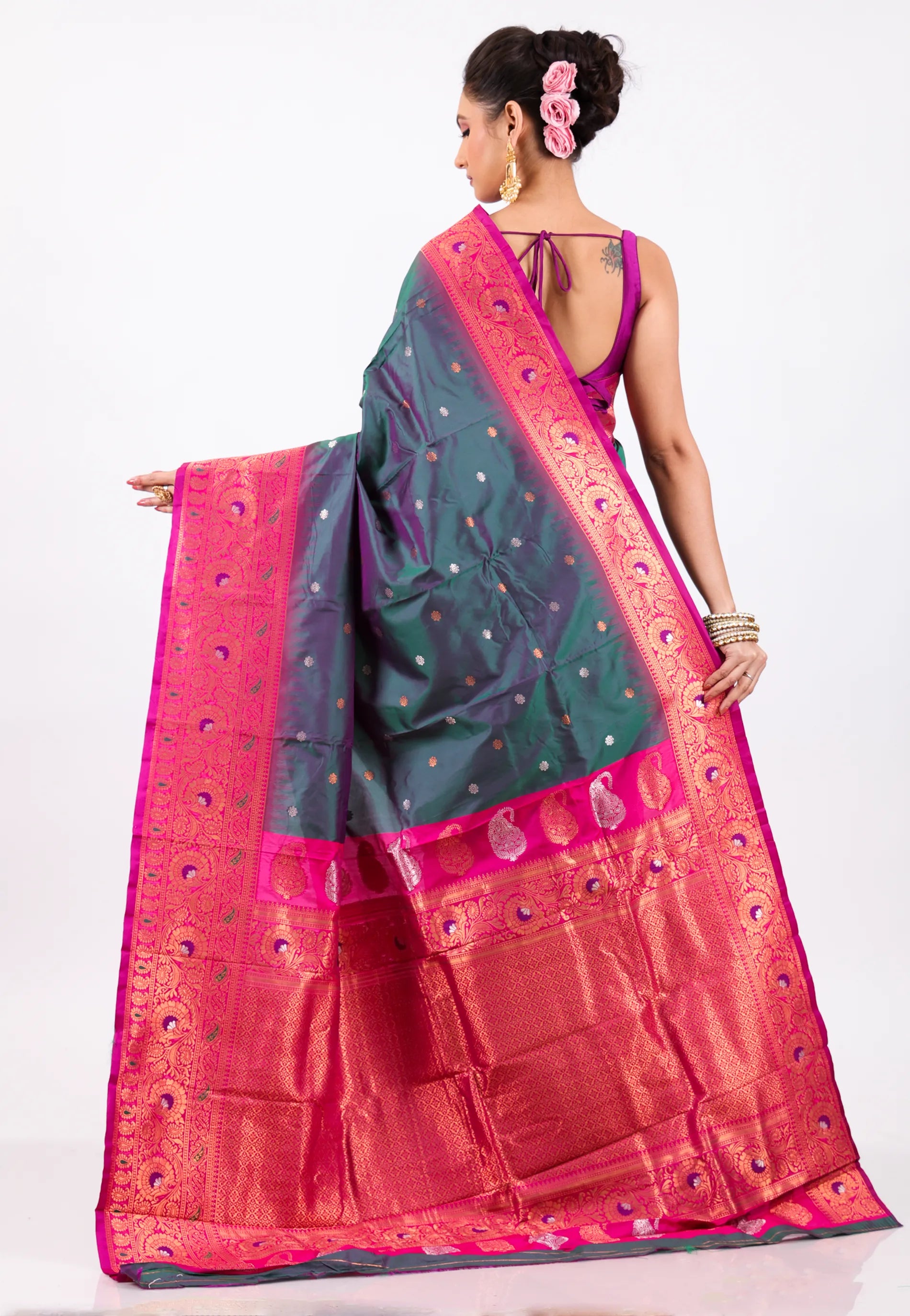 Cross Green Kanjivaram Silk Saree With Blouse Piece - Adi Akshoy & Co.