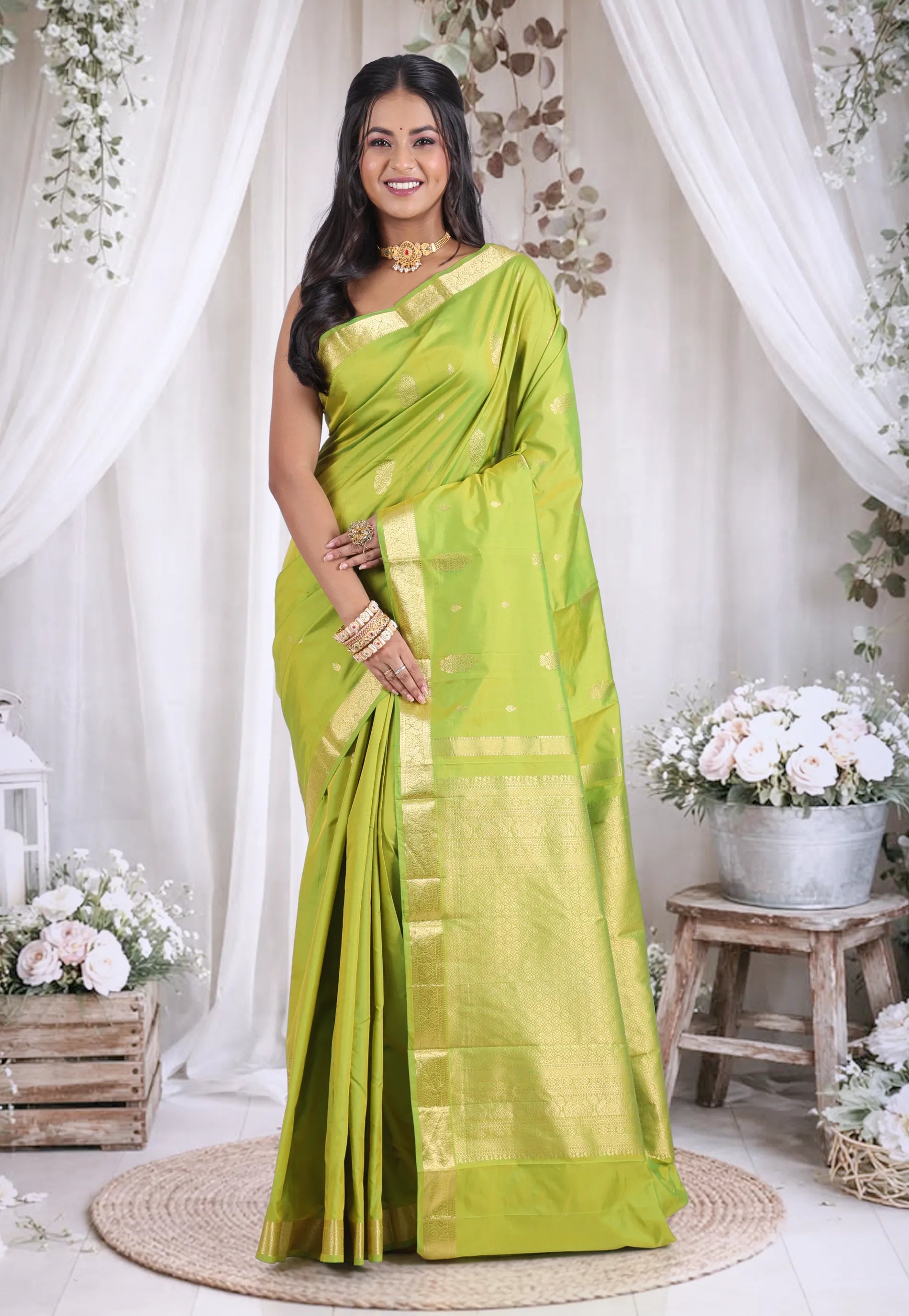 Parrot Green Pure Kanjivaram Silk Saree with Blouse Piece - Adi Akshoy & Co.
