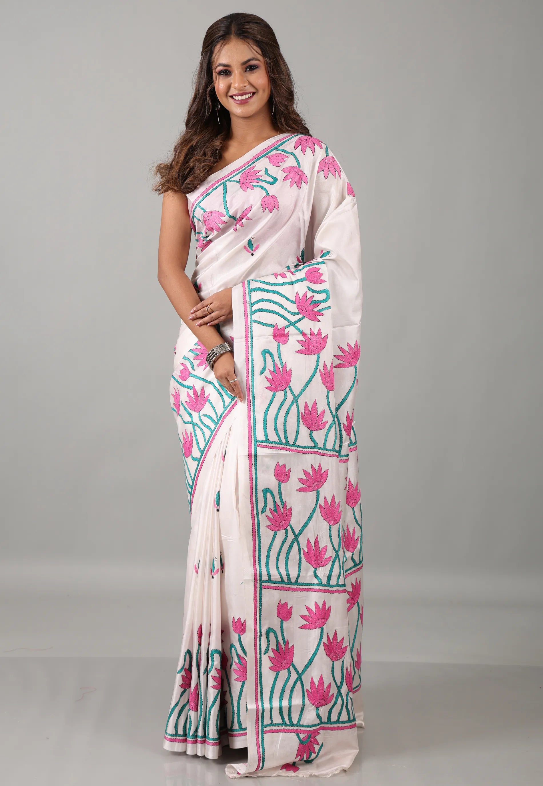 White Kantha Silk Saree With Blouse Piece - Adi Akshoy & Co.