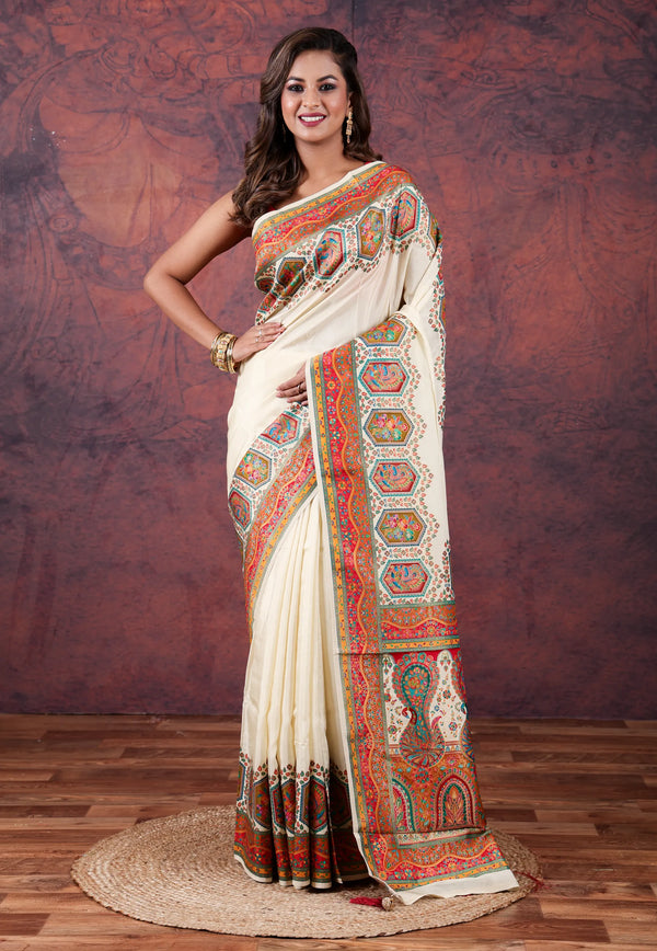 Off White Kani Silk Saree With Blouse Piece - Adi Akshoy & Co.