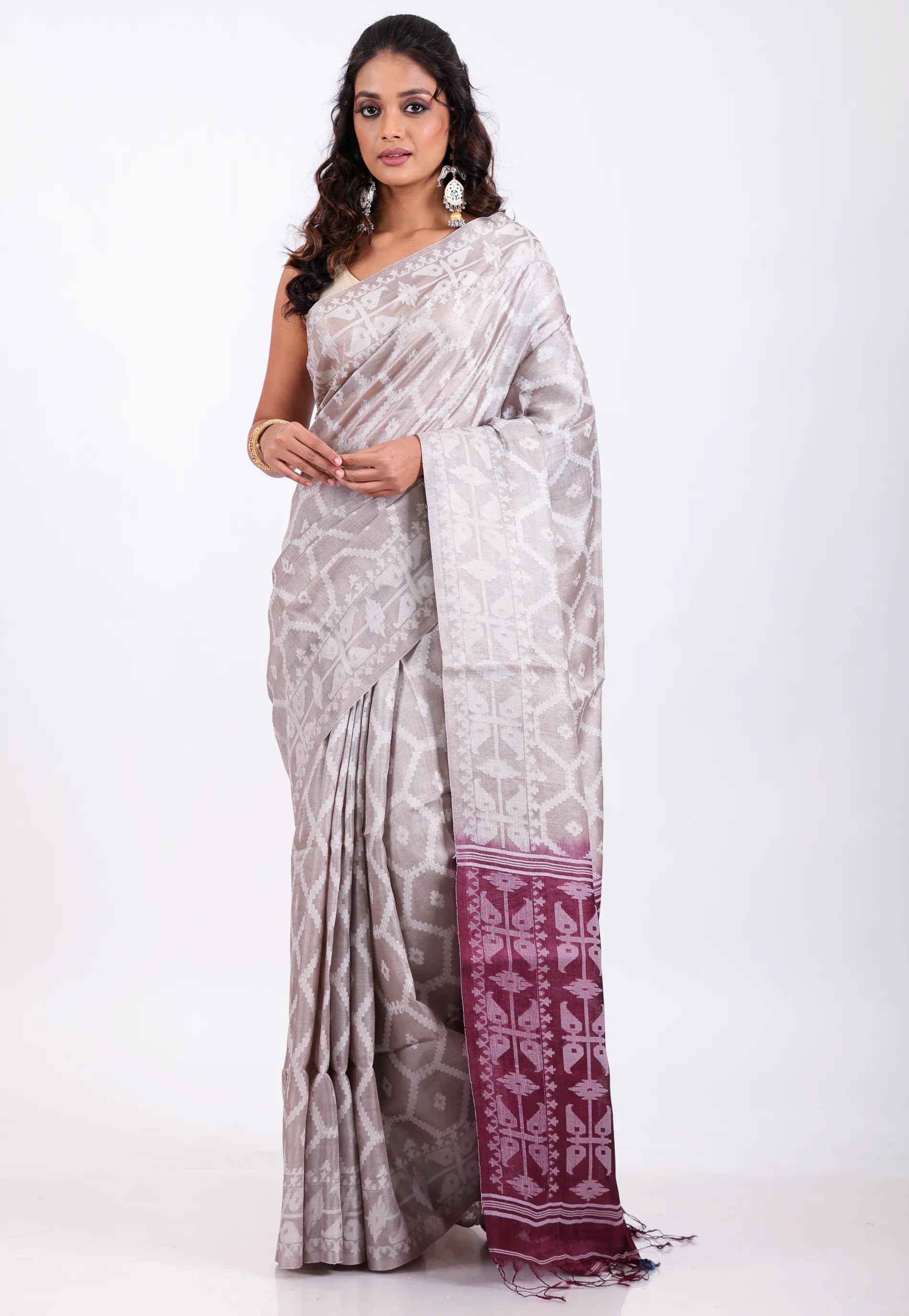 Grey Pure Tussar Dhakai Jamdani Saree with Blouse Piece - Adi Akshoy & Co.