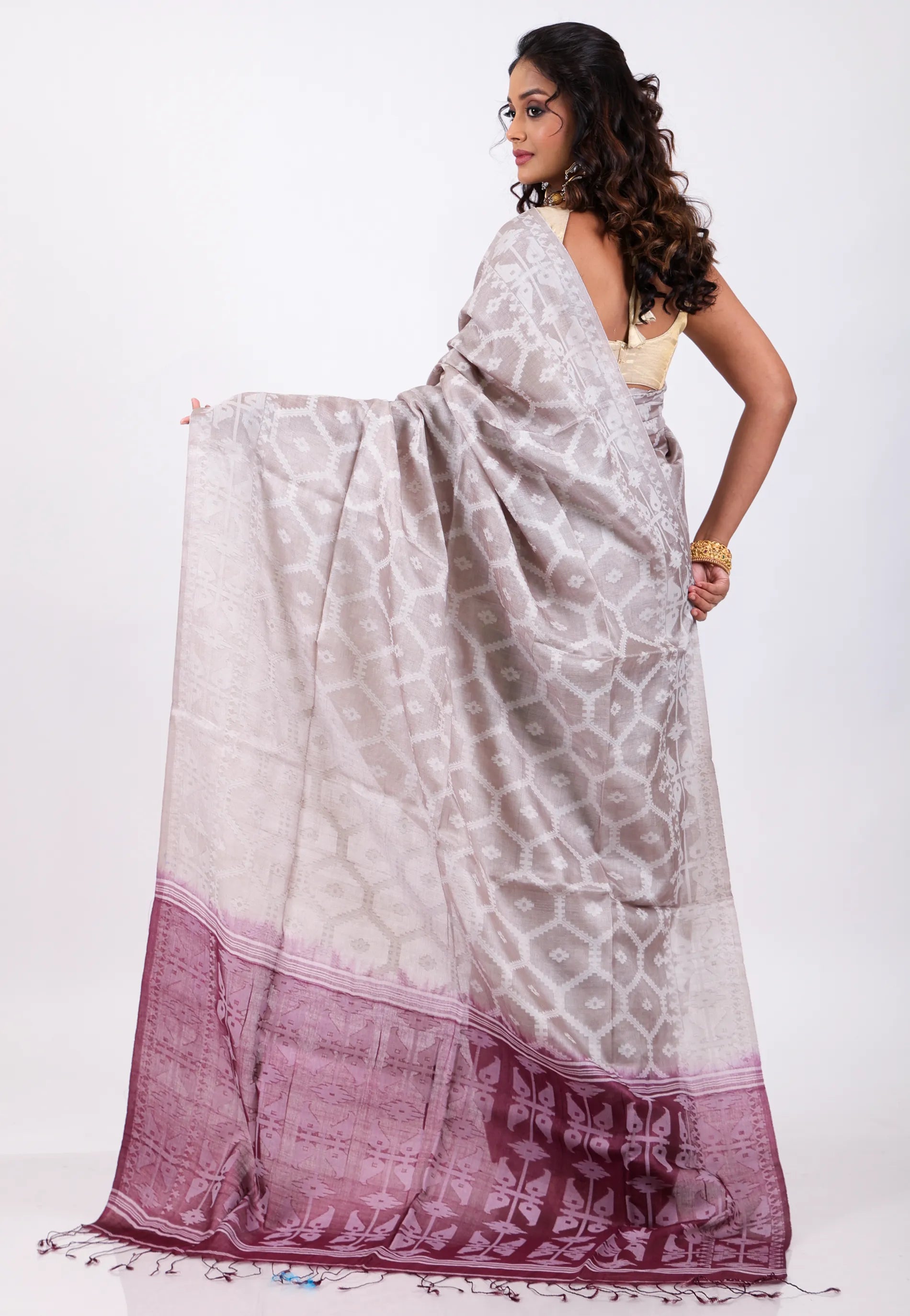 Grey Pure Tussar Dhakai Jamdani Saree with Blouse Piece - Adi Akshoy & Co.
