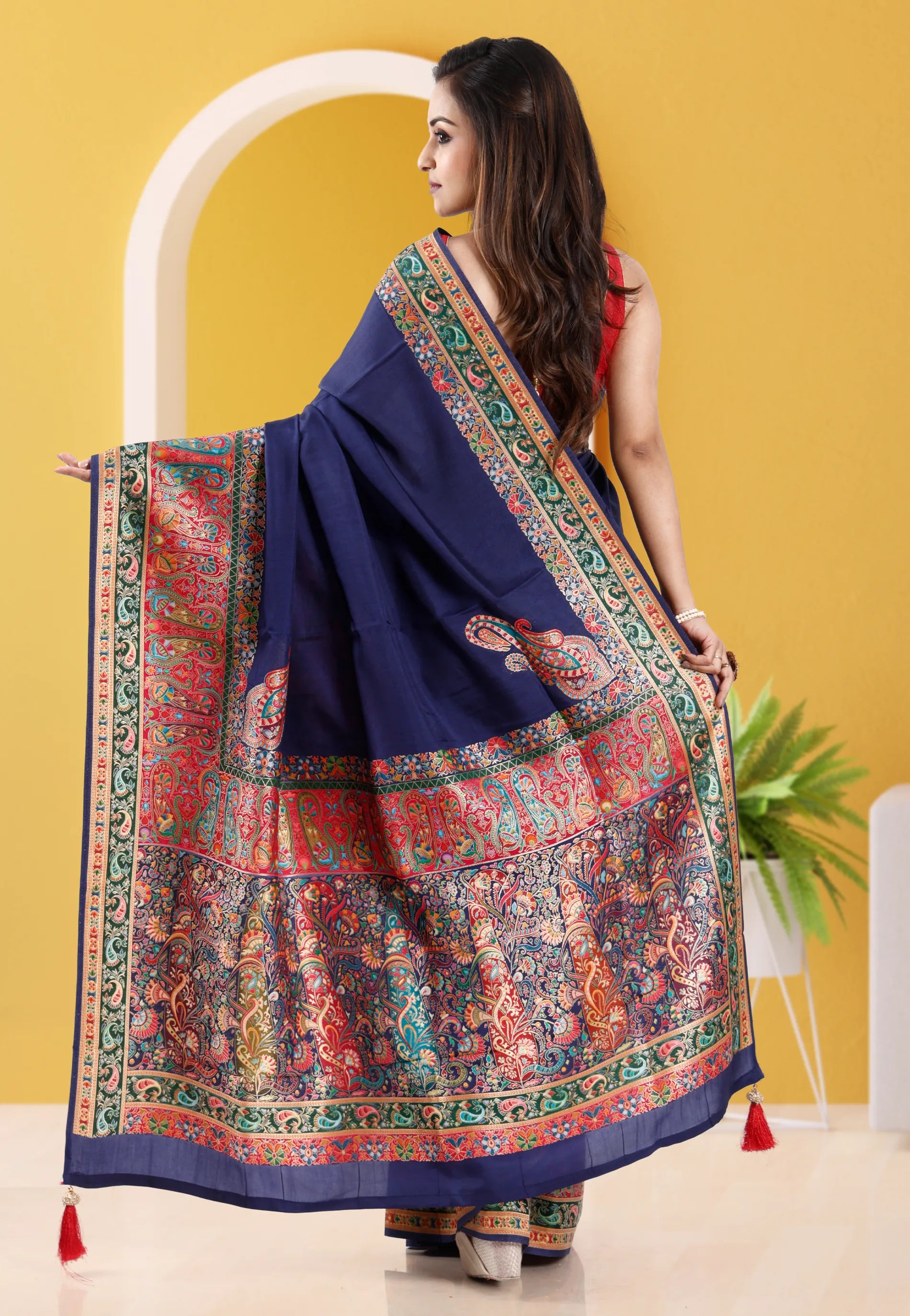 Navy Blue Kani Silk Saree With Blouse Piece
