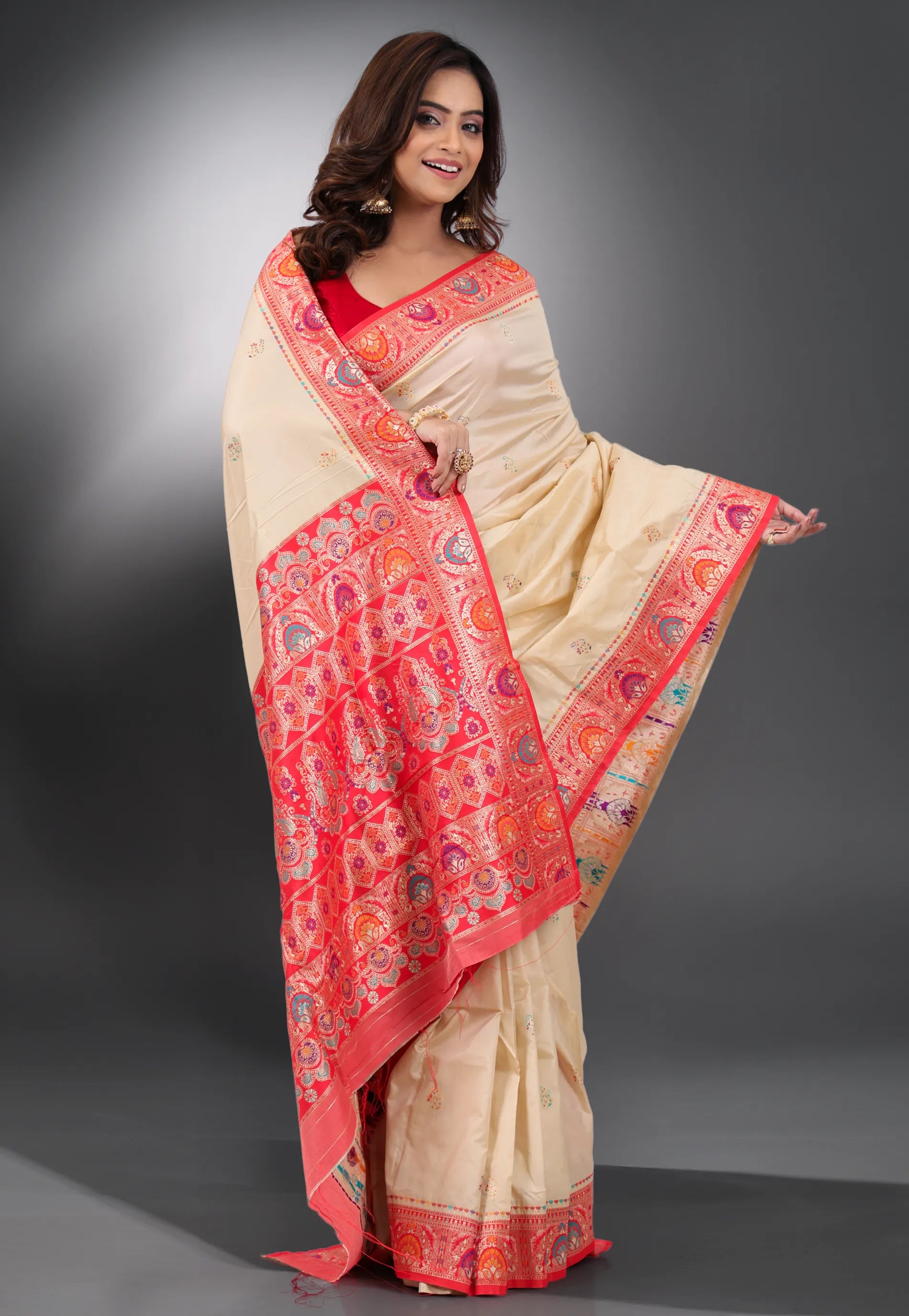 Beige Kanjivaram Silk Saree With Blouse Piece - Adi Akshoy & Co.