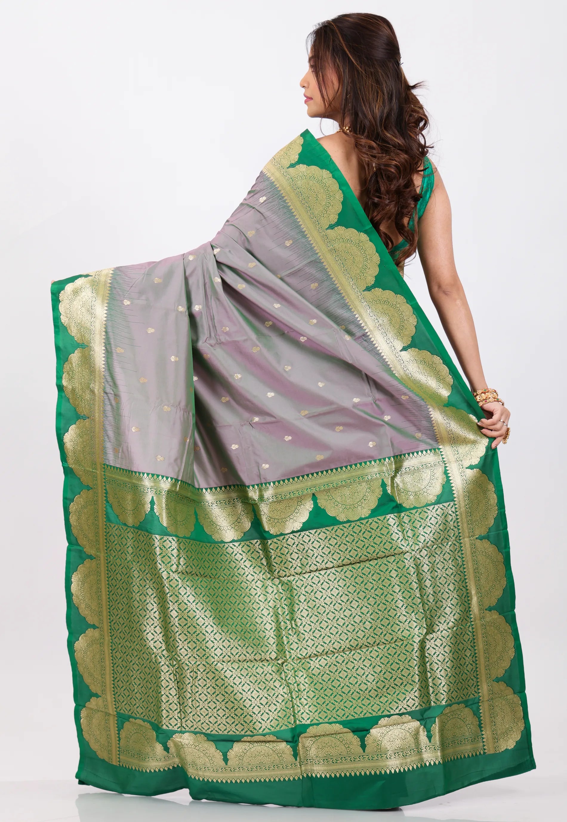 Dual shades of Grey Kanjivaram Silk Saree With Blouse Piece - Adi Akshoy & Co.