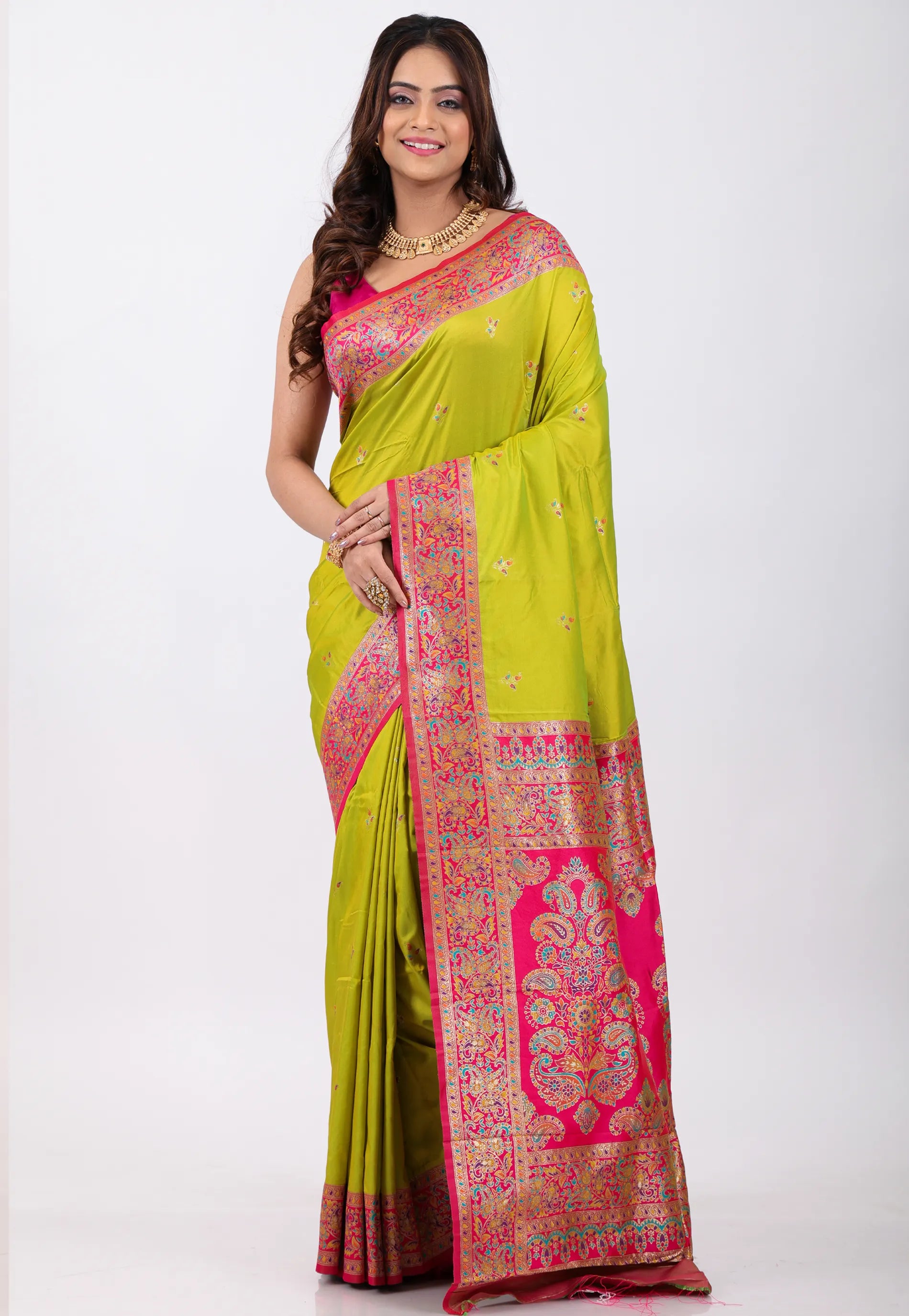 Parrot Green Kanjivaram Silk Saree With Blouse Piece - Adi Akshoy & Co.