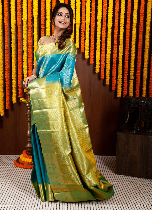 Sea Green Kanjivaram Silk Saree With Blouse Piece