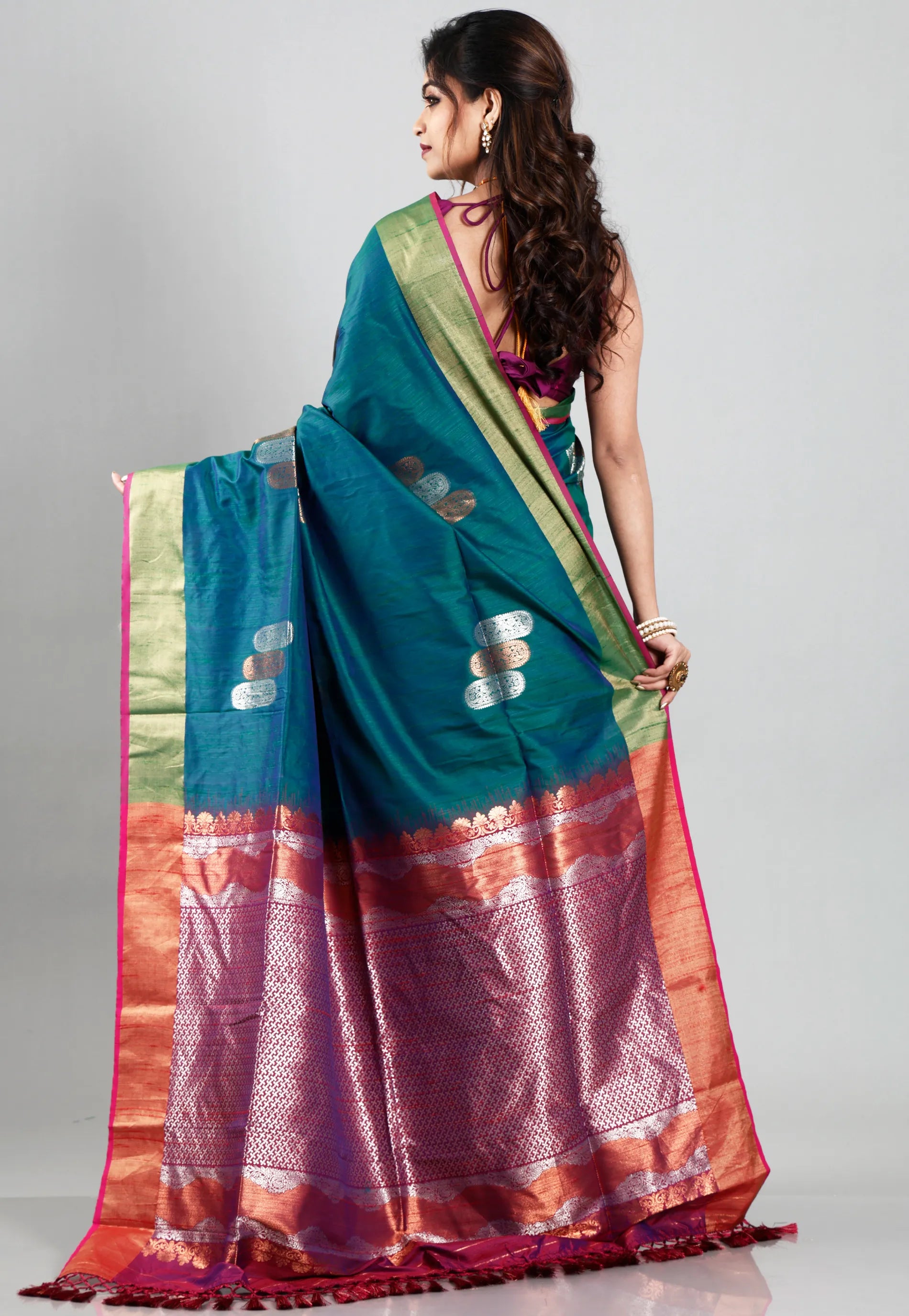 Cross Green Tussar Silk Saree with Blouse Piece