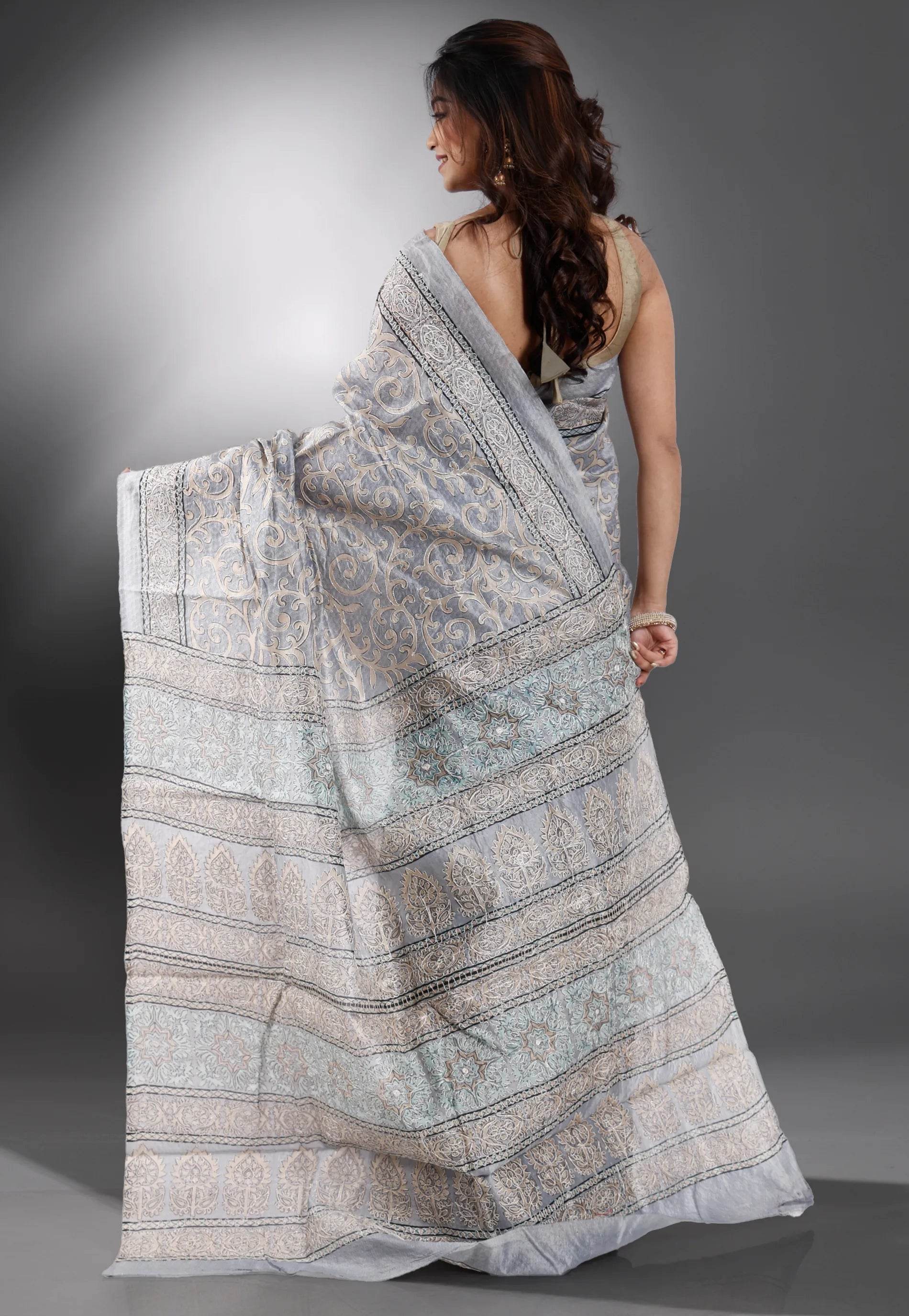 Grey Pure Kantha Silk Saree With Blouse Piece - Adi Akshoy & Co.
