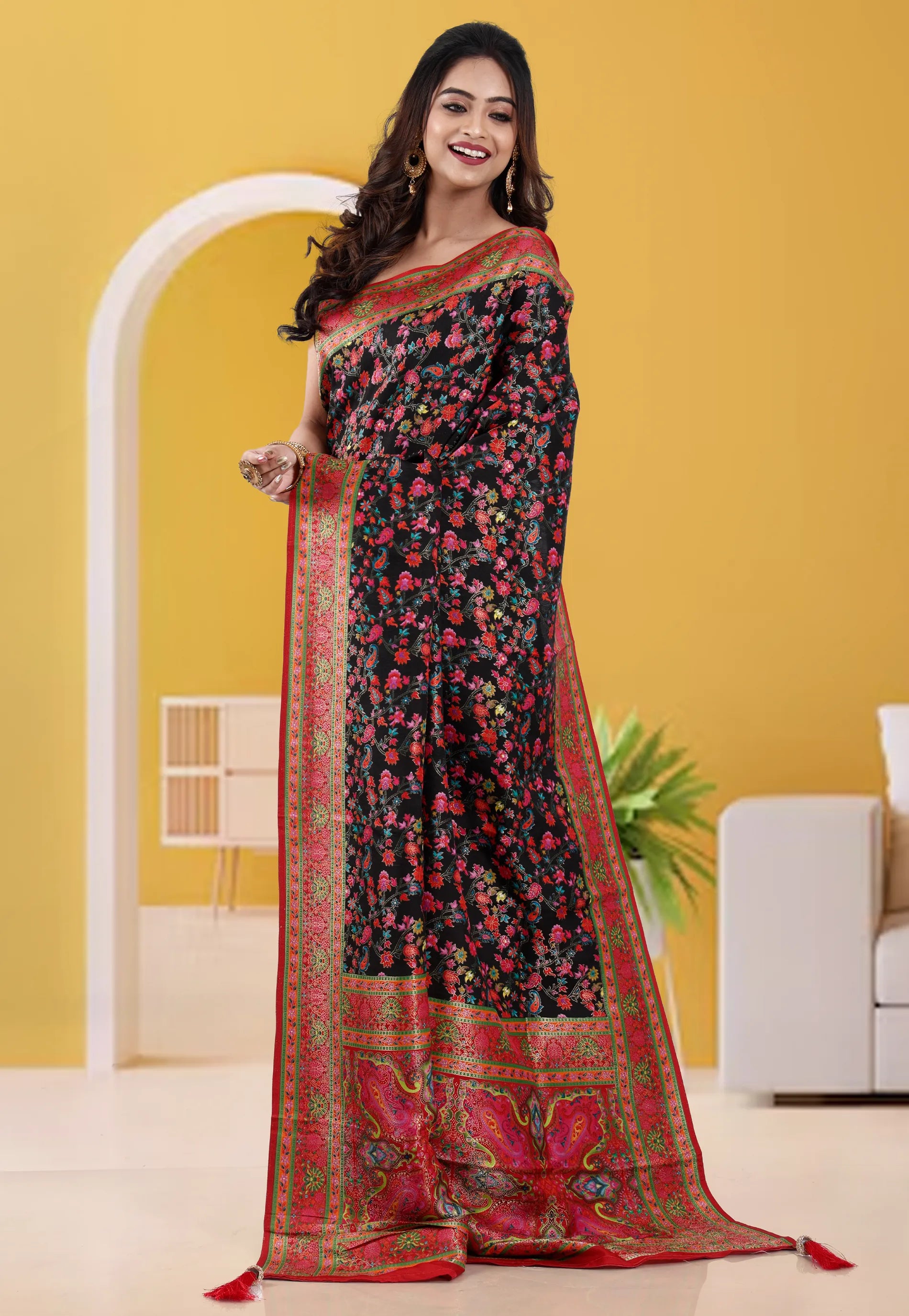 Black Kani Silk Saree With Blouse Piece
