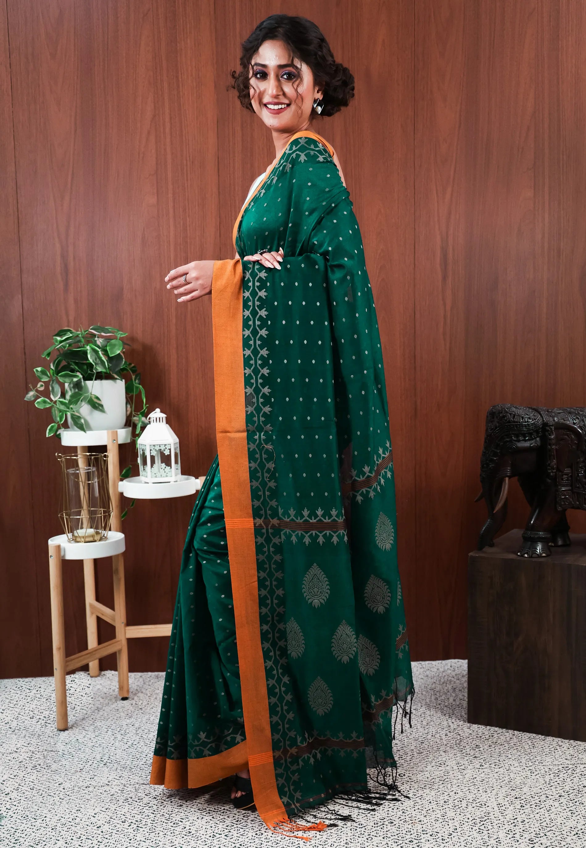 Bottle Green Handloom Saree With Blouse Piece