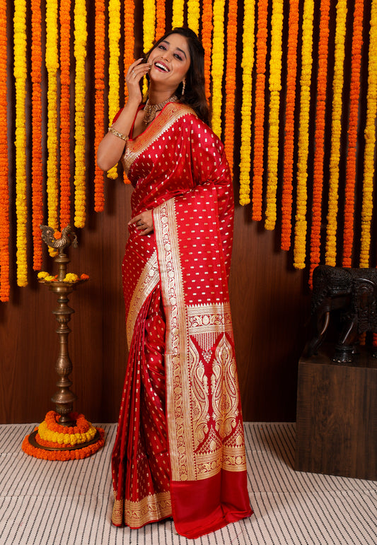 Dual shades of Magenta and Red Wedding Banarasi Silk Saree with Blouse Piece