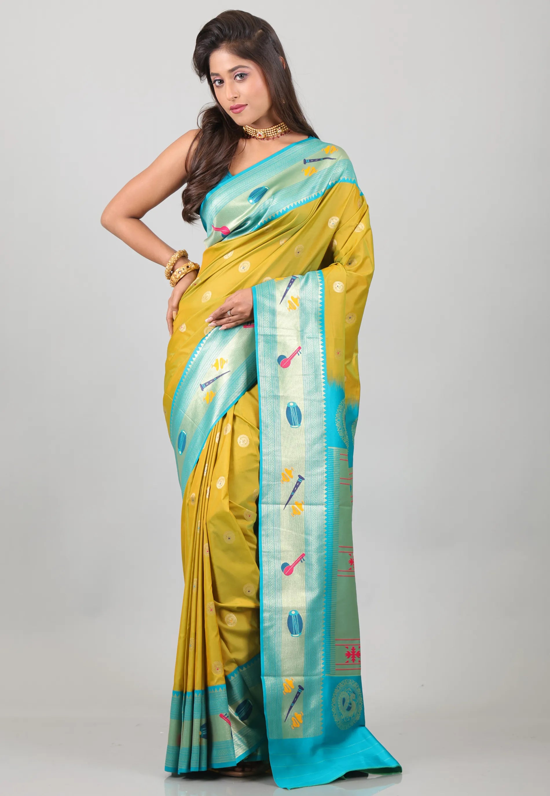 Olive Green Katan Silk Saree With Blouse Piece - Adi Akshoy & Co.
