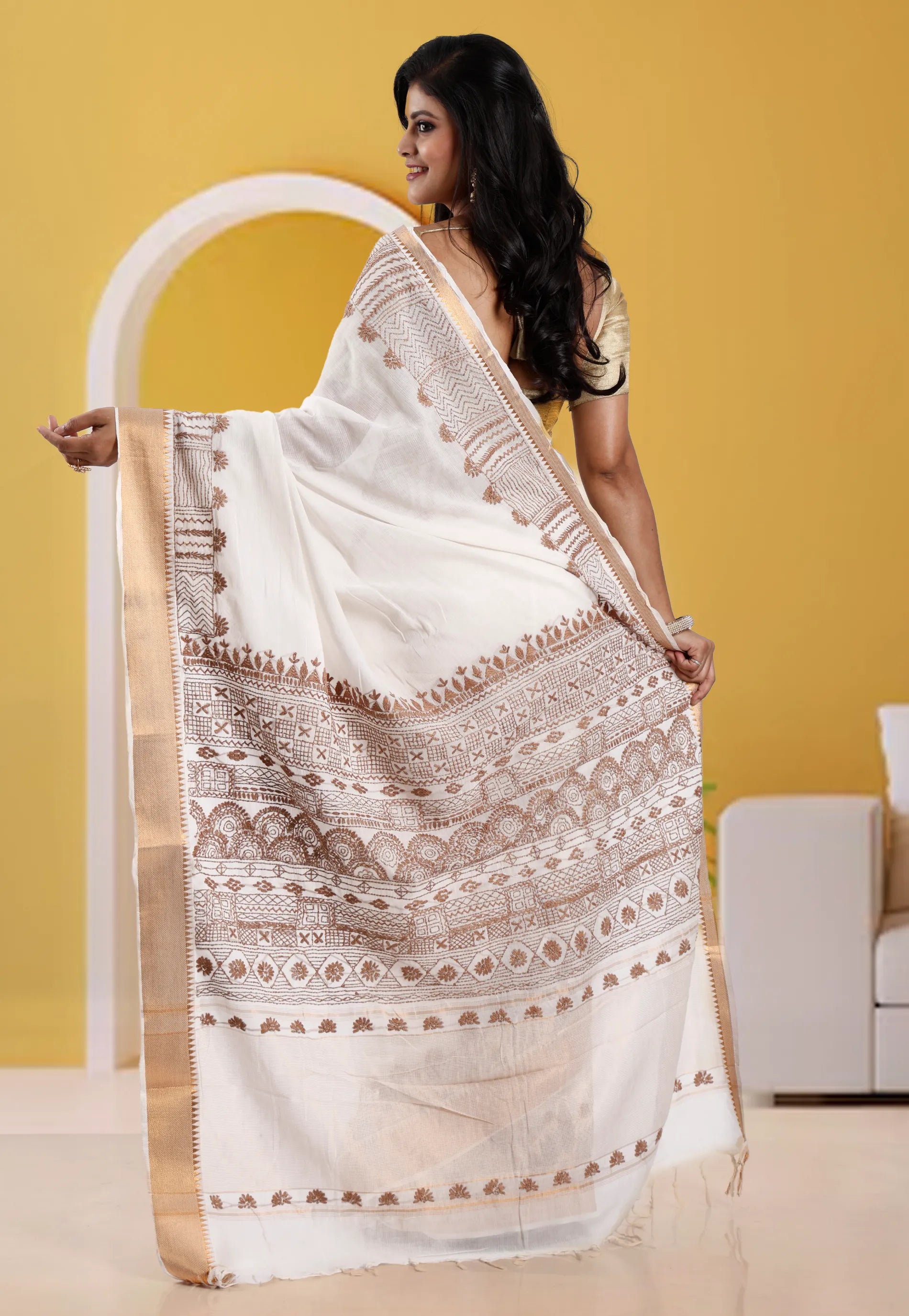 Offwhite Colour Mangalagiri Cotton Kantha Saree With Blouse Piece
