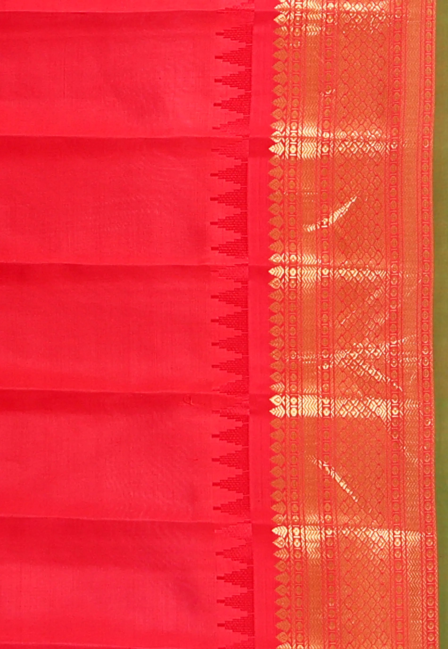 Magenta with Red Border Gadwal Pure Silk Saree With Blouse Piece