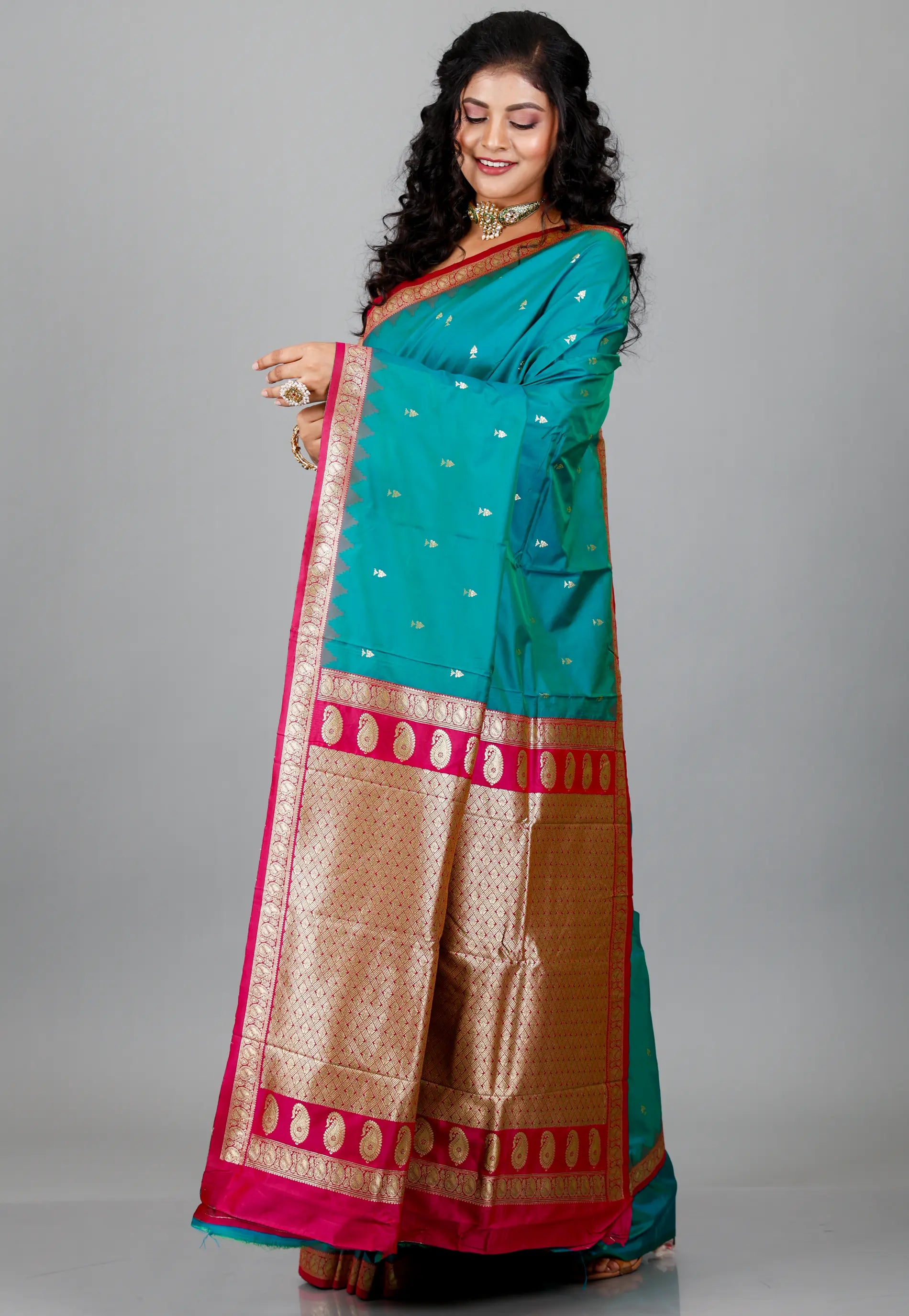 Peacock Blue Kanjivaram Silk Saree With Blouse Piece