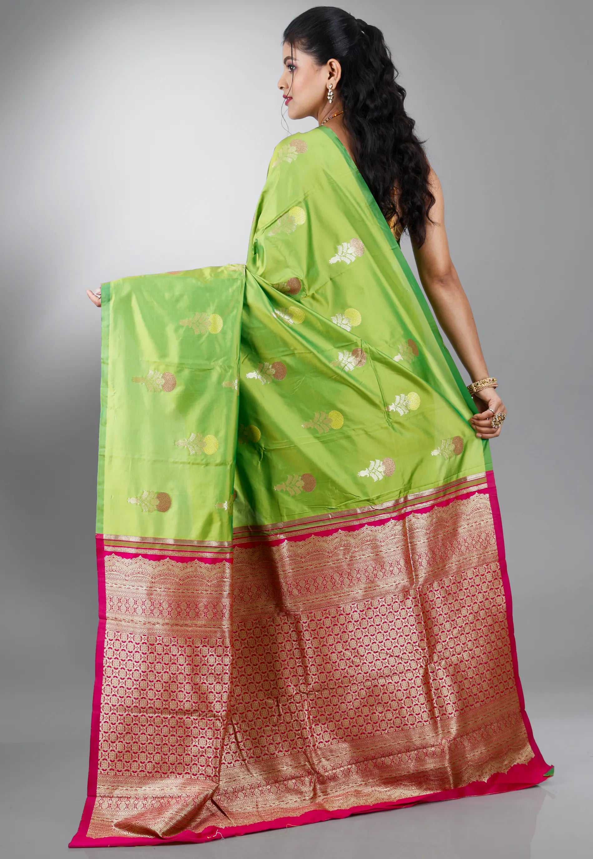 Parrot Green Kanjivaram Silk Saree With Blouse Piece